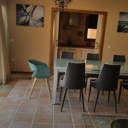 Beautiful, Spacious Villa, Heated Pool, Sleeps Eight, With Quality Furnishings 科斯塔卡莱塔 外观 照片