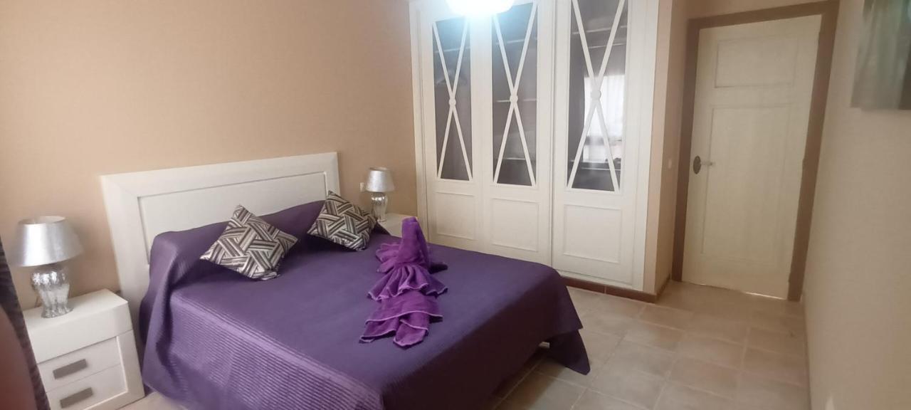 Beautiful, Spacious Villa, Heated Pool, Sleeps Eight, With Quality Furnishings 科斯塔卡莱塔 外观 照片